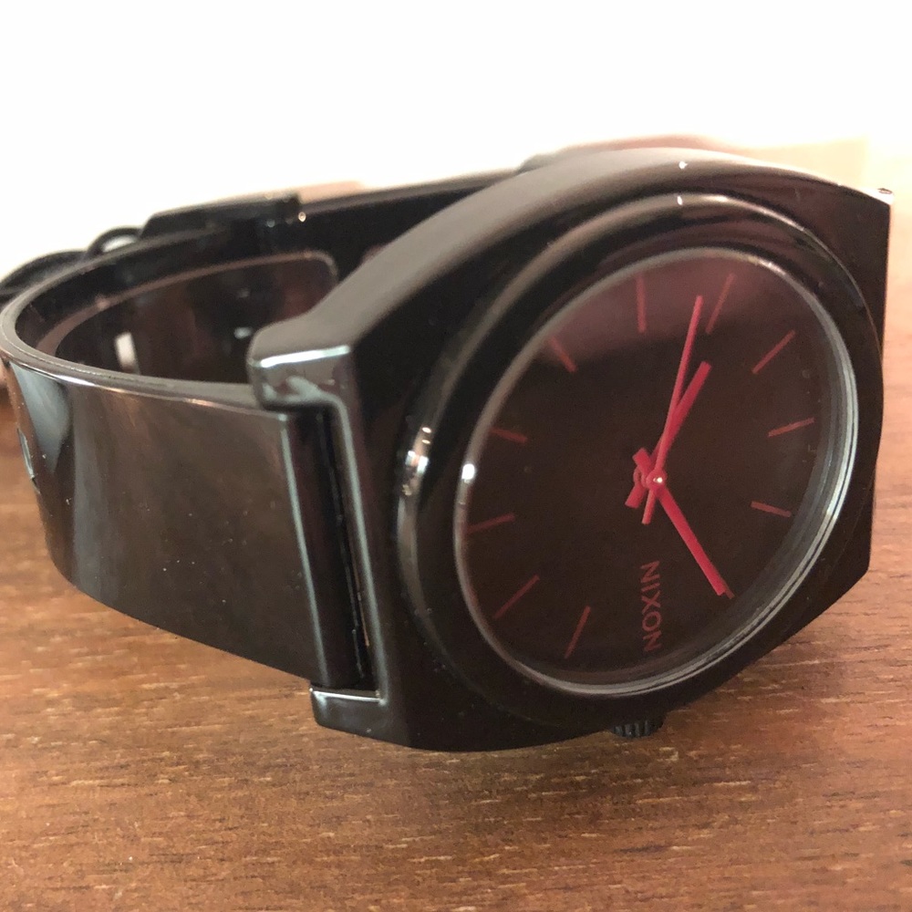 Nixon time teller watch
